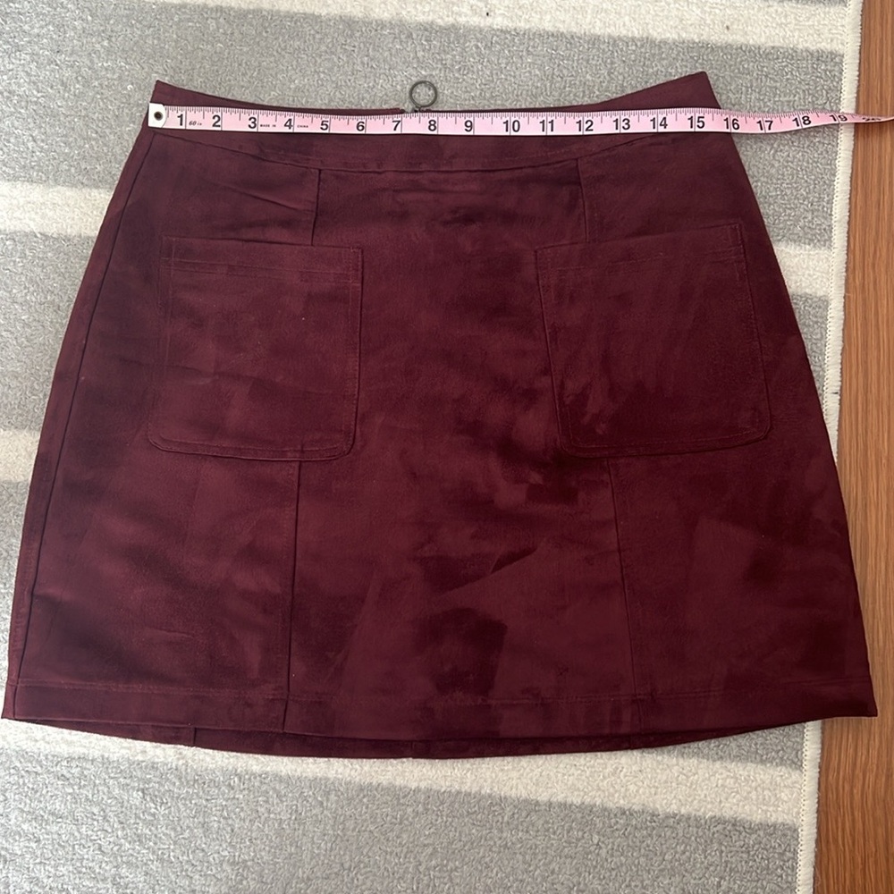Old Navy Faux Suede Aline Mini Skirt   Size 8 - Picture 3 of 8